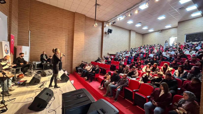 BÜYÜKŞEHİR BELEDİYESİNİN KONSERVATUVARI İLÇELERDE KONSERLERİNİ SÜRDÜRÜYOR