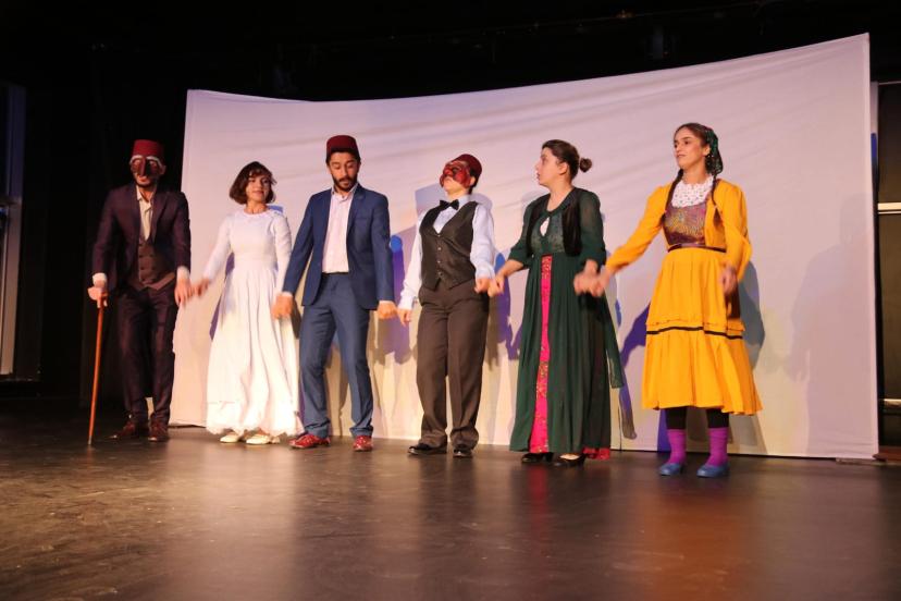 Kürtçe "Xulame Du Xudanan” tiyatro oyunu,   Edremit Belediyesi personeli için sahnelendi