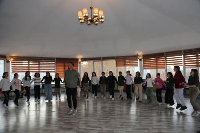 VAN BÜYÜKŞEHİR BELEDİYESİ HALK OYUNLARI KÜLTÜRÜNÜ YAŞATIYOR