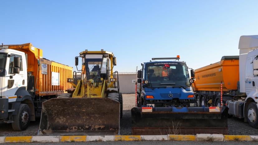 VAN BÜYÜKŞEHİR BELEDİYESİ KARLA MÜCADELE DE GÖREVE HAZIR