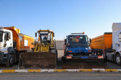 VAN BÜYÜKŞEHİR BELEDİYESİ KARLA MÜCADELE DE GÖREVE HAZIR