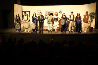 “Bir Evlenme Teklifi” Kürtçe Sahnelendi