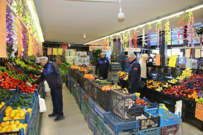 Edremit Belediyesi gıda zehirlenmelerine karşı işletmeleri denetliyor