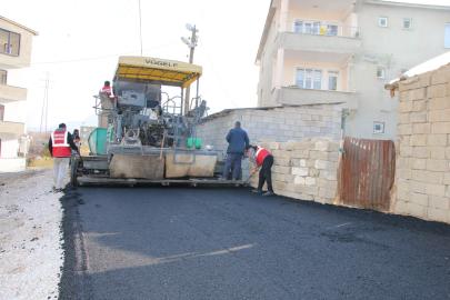 Edremit Belediyesi kış öncesi yol yapım çalışmalarını hızlandırdı