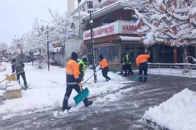 Edremitte karla mücadele başladı!