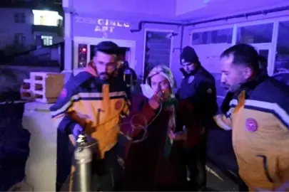 Erciş'te apartmanda yangın: 15 kişi dumandan etkilendi