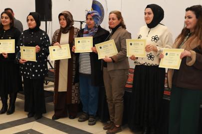 İpekyolu'nda Dil Kursiyerlerine Başarı Belgeleri Verildi