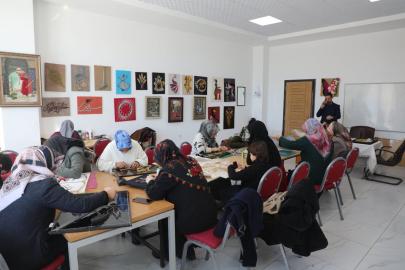 Tuşba’da Kadın Emeği Sanata, Sanat İstihdama Dönüşüyor