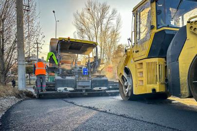 Van Büyükşehir Belediyesi Dereağzı Mahalle yolunu asfaltladi