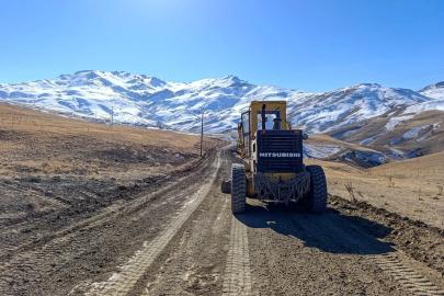 VAN BÜYÜKŞEHİR BELEDİYESİ KIŞ ÖNCESİ YOL VE ALTYAPI ÇALIŞMALARINI HIZLANDIRDI