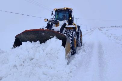 VAN BÜYÜKŞEHİR BELEDİYESİ'NDEN KARLA MÜCADELE SEFERBERLİĞİ