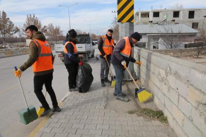 VAN BÜYÜKŞEHİR BELEDİYESİ’NDEN ŞEHİR MERKEZİNDE KAPSAMLI TEMİZLİK ÇALIŞMASI