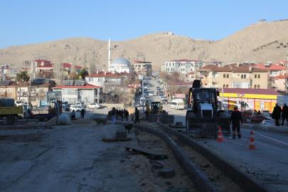 VAN BÜYÜKŞEHİR BELEDİYESİ'NDEN TRAFİĞİ RAHATLATACAK HAMLE