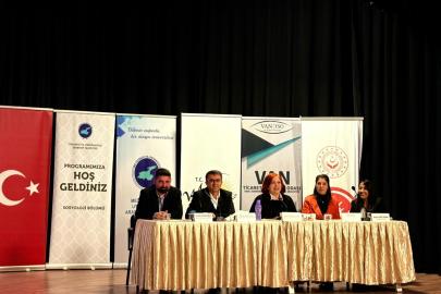 VAN’DA AİLE SEMPOZYUMU DÜZENLENDİ