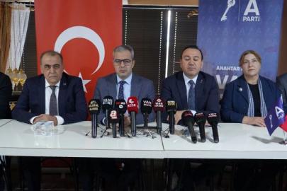 Anahtar Parti basınla bir araya geldi