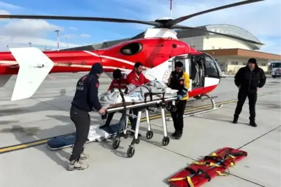 Bahçesaray'da kazada yaralanan çocuk helikopterle Van'a nakledildi