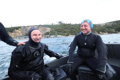 Belediye başkanı dalış yaptı, su altından müjdeyle çıktı