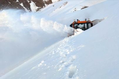 BÜYÜKŞEHİR’DEN ÇIĞ DÜŞEN MAHALLEDE ZORLU HASTA KURTARMA ÇALIŞMASI
