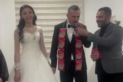 Damada takı yerine çubuk kraker taktılar