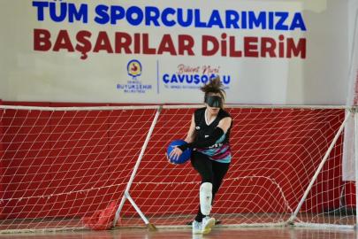 Denizli Büyükşehir’den görme engelli sporculara Braille alfabeli madalya