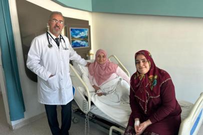 Gebelikte fark edilen şah damarı tümörü Van'da başarıyla alındı