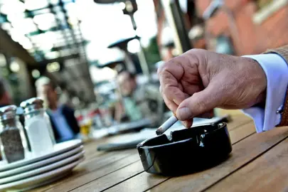 Tiryakilere kötü haber! Sigara yasağında kapsam genişliyor