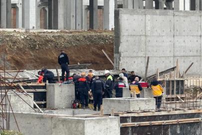 Tonlarca betonun altında kaldılar: 1 işçi öldü, 2'si sağ kurtarıldı