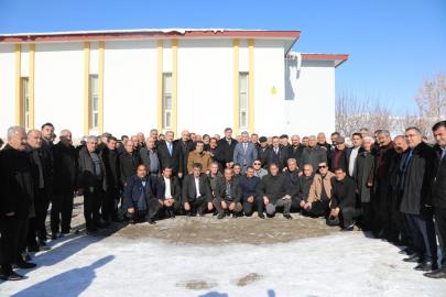 VAN BÜYÜKŞEHİR BELEDİYESİ GÜRPINAR VE GEVAŞ’TA MUHTARLARLA BULUŞTU