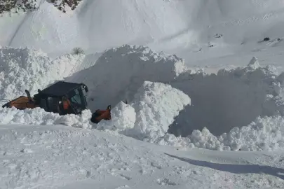 Van-Çatak karayolu trafiğe kapatıldı