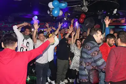 Van'a gelen İranlı turistler, yeni yıla eğlenerek girdi