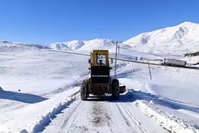 Van’da 22 yerleşim yolu ulaşıma kapandı