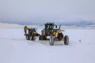 Van'da Kar Yağışı 283 Yolu Kapattı