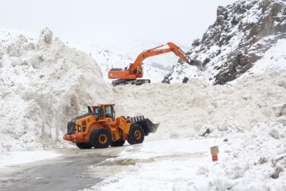 Van'da yoğun kar yağışı ve eğimli alanlar çığ riskini artırıyor