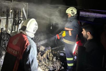 Yüksekova'da korkutan ev yangını: 4 çocuk hastaneye kaldırıldı