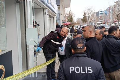 Batman’da kuru sıkı tabancayla kuyumcu soygunu: 1 kilo altın çalındı