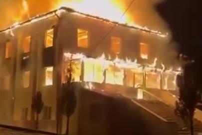 Bolu'da cami alev alev yandı