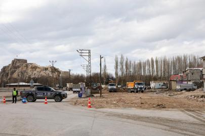 BÜYÜKŞEHİR BELEDİYESİ HATUNİYE CADDESİ BAĞLANTI YOLUNDA ÇALIŞMALARINA BAŞLADI