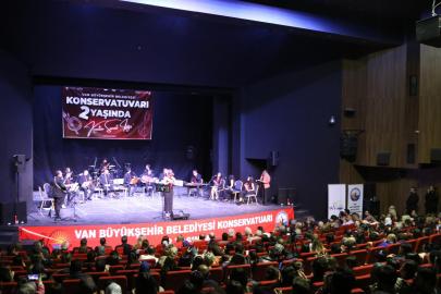 BÜYÜKŞEHİR BELEDİYESİ KONSERVATUVARI KURULUŞUNUN 2. YIL DÖNÜMÜNÜ KUTLADI