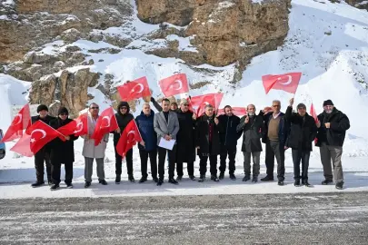 Çatak'ta çığ felaketinde hayatını kaybeden 42 kişi anıldı