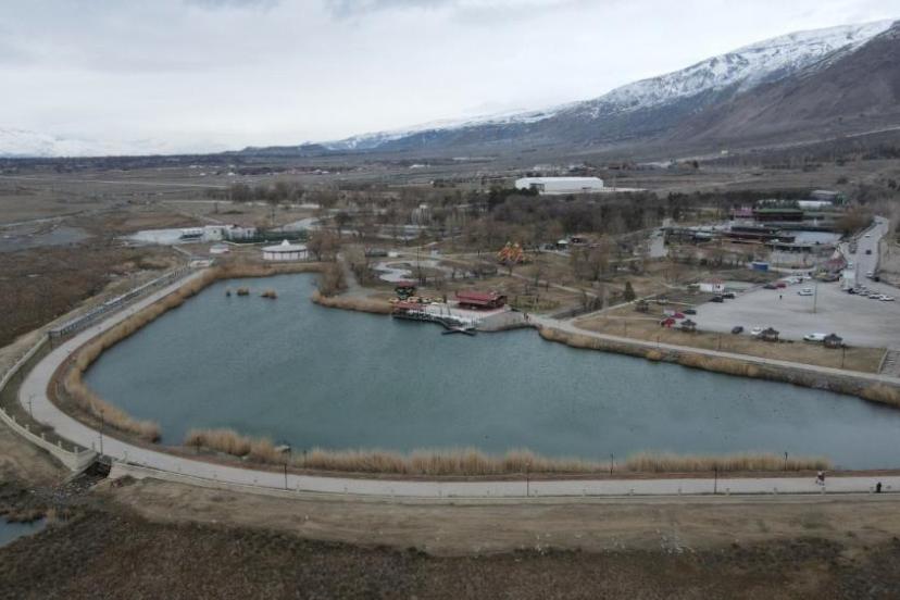 Dünyada nadir görülen doğal oluşum: 5 ayrı su aynı noktadan çıkıyor