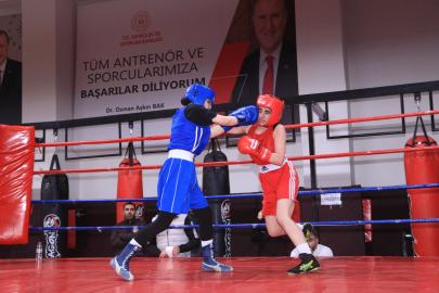 Edremit Belediyesi boksörlerinden büyük başarı: 4 Şampiyonluk