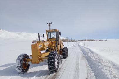 Erçek’te Kapanan Yollar Ulaşıma Açıldı