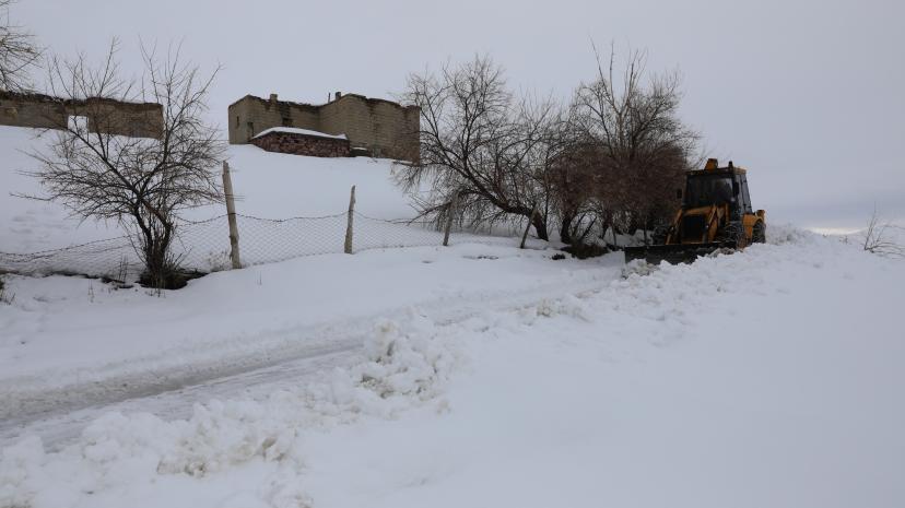 İpekyolu Belediyesi köy yolları için harekete geçti