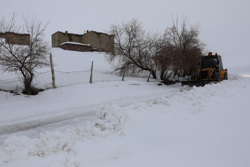 İpekyolu Belediyesi köy yolları için harekete geçti