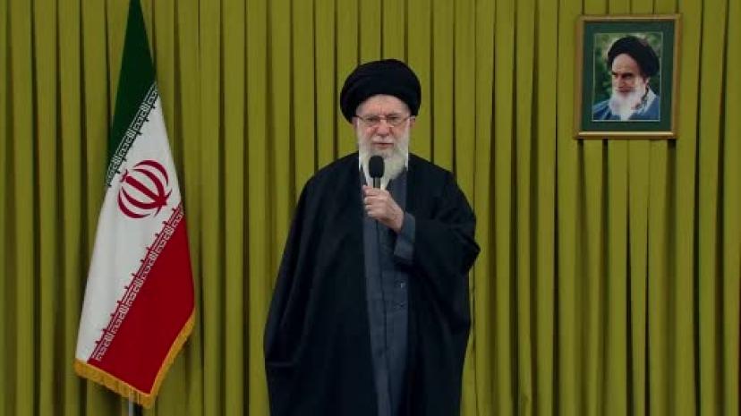İran Dini Lideri Hamaney'den devrim yürüyüşlerine katılan halka teşekkür: "Düşmanlar hayal kırıklığına uğradı"