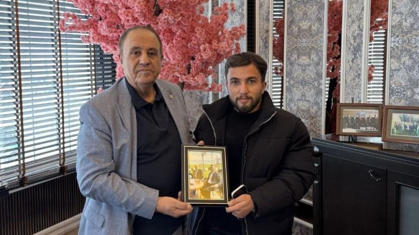 Kandaşoğlu’nu Duygulandıran Fotoğraf