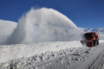 Karabet Geçidi'nde kar kalınlığı 2 metreyi geçti