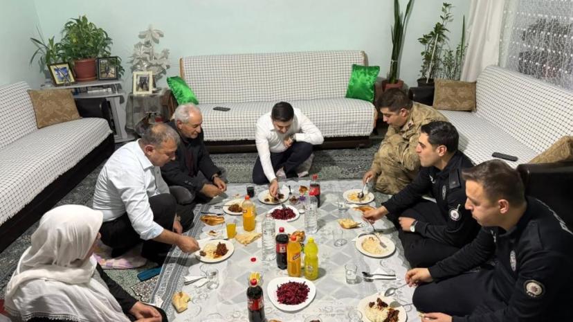 Kaymakam Bulut, Çakmaklı ailesinin iftar sofrasına misafir oldu