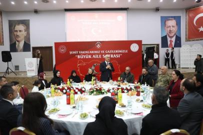 Muş’ta Ramazan’ın ilk iftarı şehit yakınları ve gazilerle yapıldı