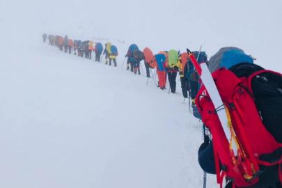 Osmaniyeli depremzede dağcılar Erciyes’te anma tırmanışı yaptı